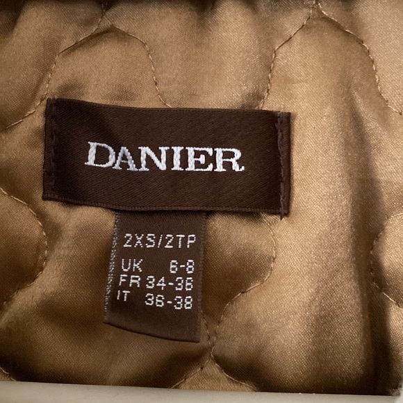 Danier leather bomber jacket with genuine lamb fur collar - Picture 3 of 5